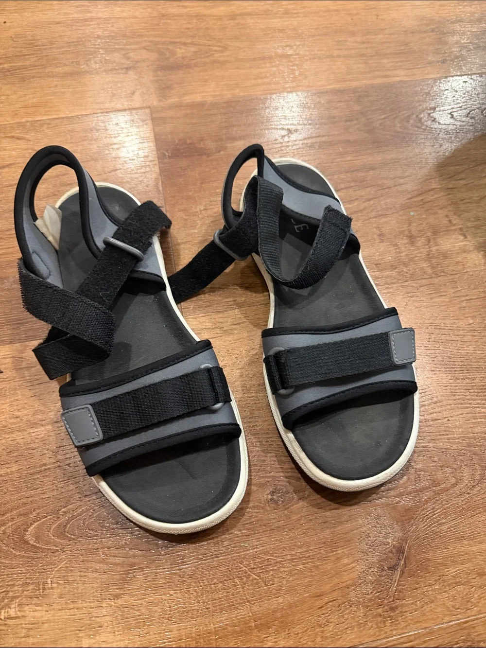 size 5 sandals flat use good condition Black Kids Sandals with White Trims
